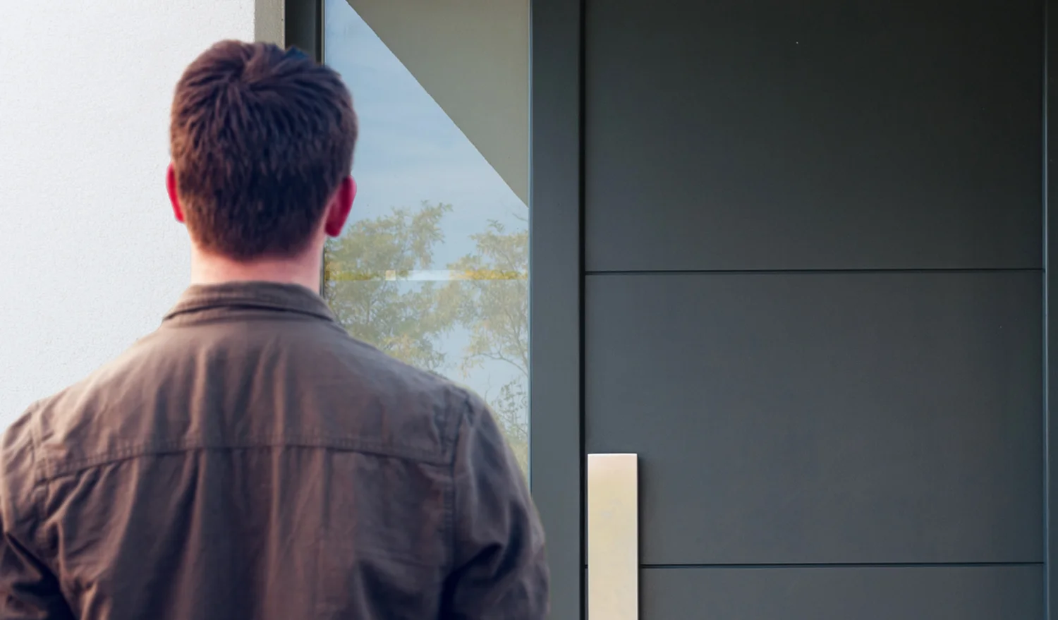 Persoon-voor-de-deur-SH105